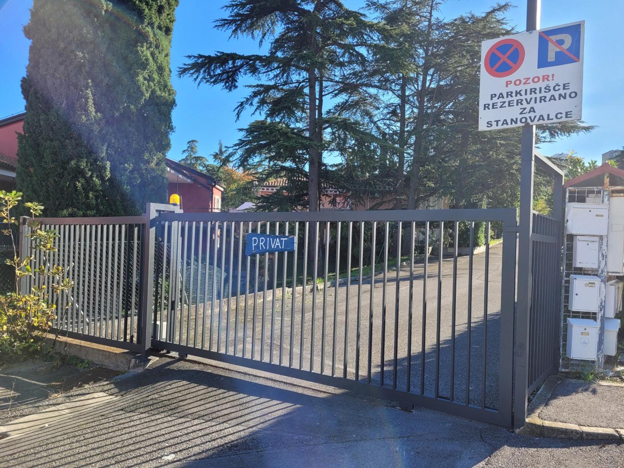 Apartma Zusterna Za Bazenom Koper Exterior foto